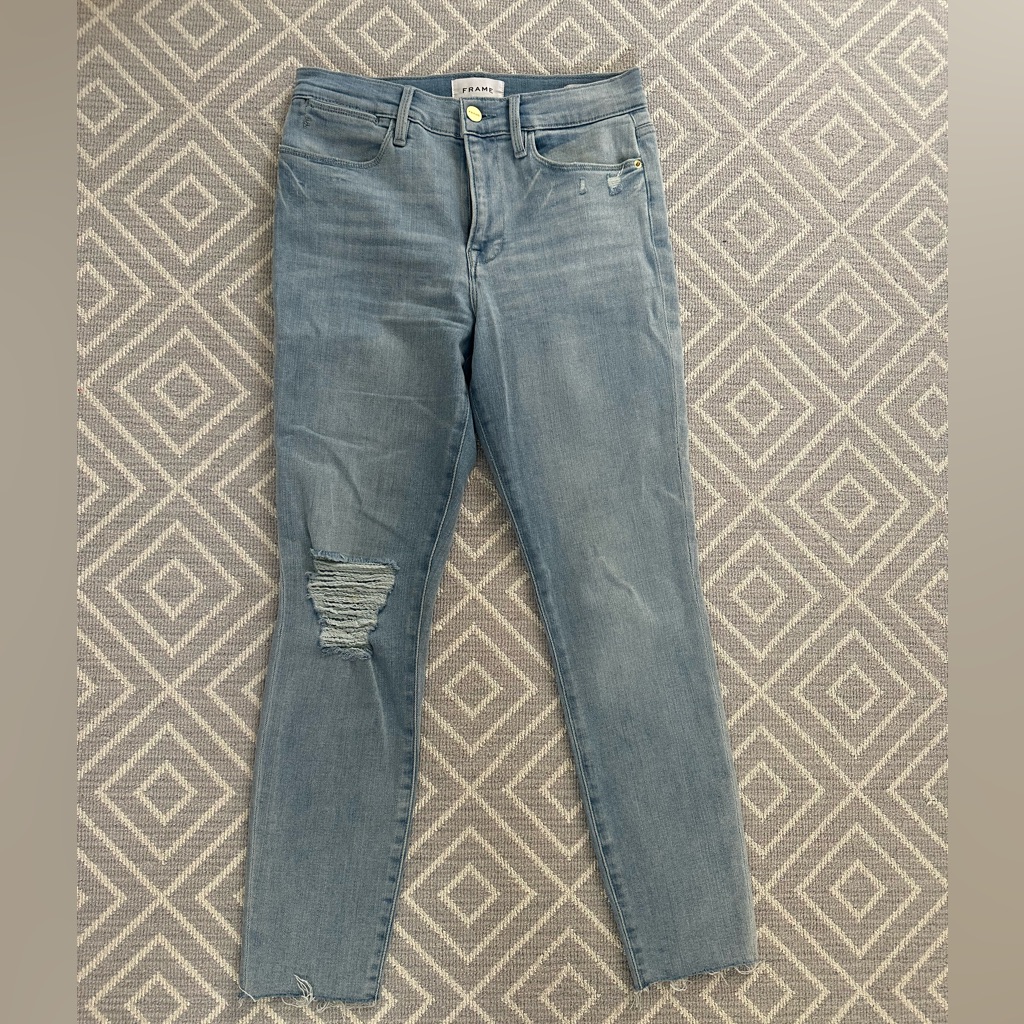 Light Wash Mother Jeans!!